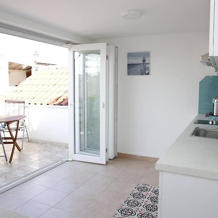 Holiday Home Yan With Bay View Водице Екстериор снимка