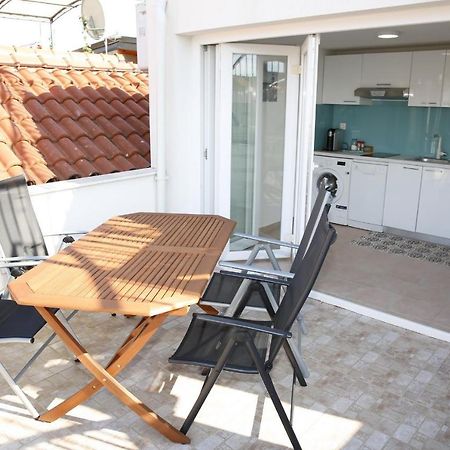 Holiday Home Yan With Bay View Водице Екстериор снимка