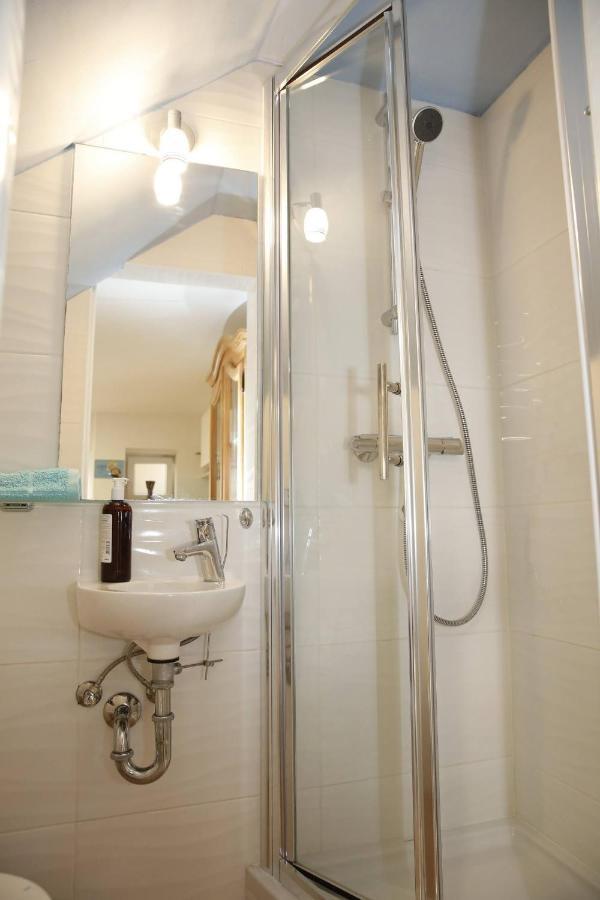 Holiday Home Yan With Bay View Водице Екстериор снимка