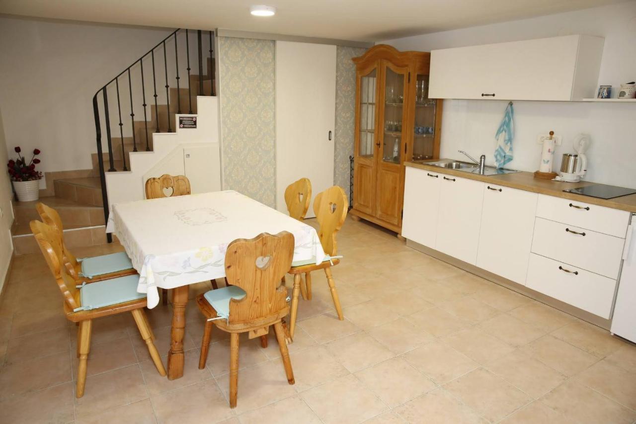 Holiday Home Yan With Bay View Водице Екстериор снимка
