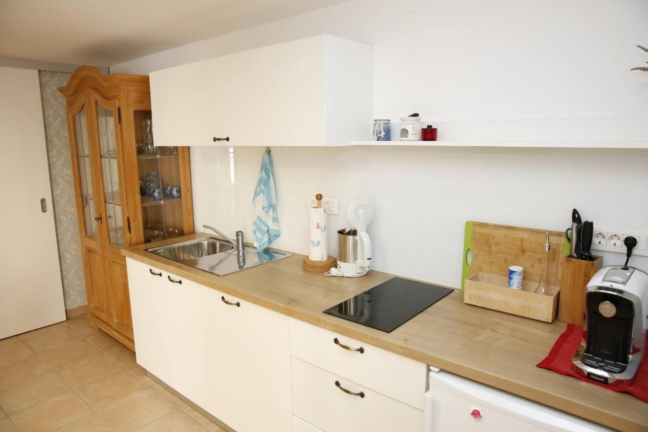 Holiday Home Yan With Bay View Водице Екстериор снимка