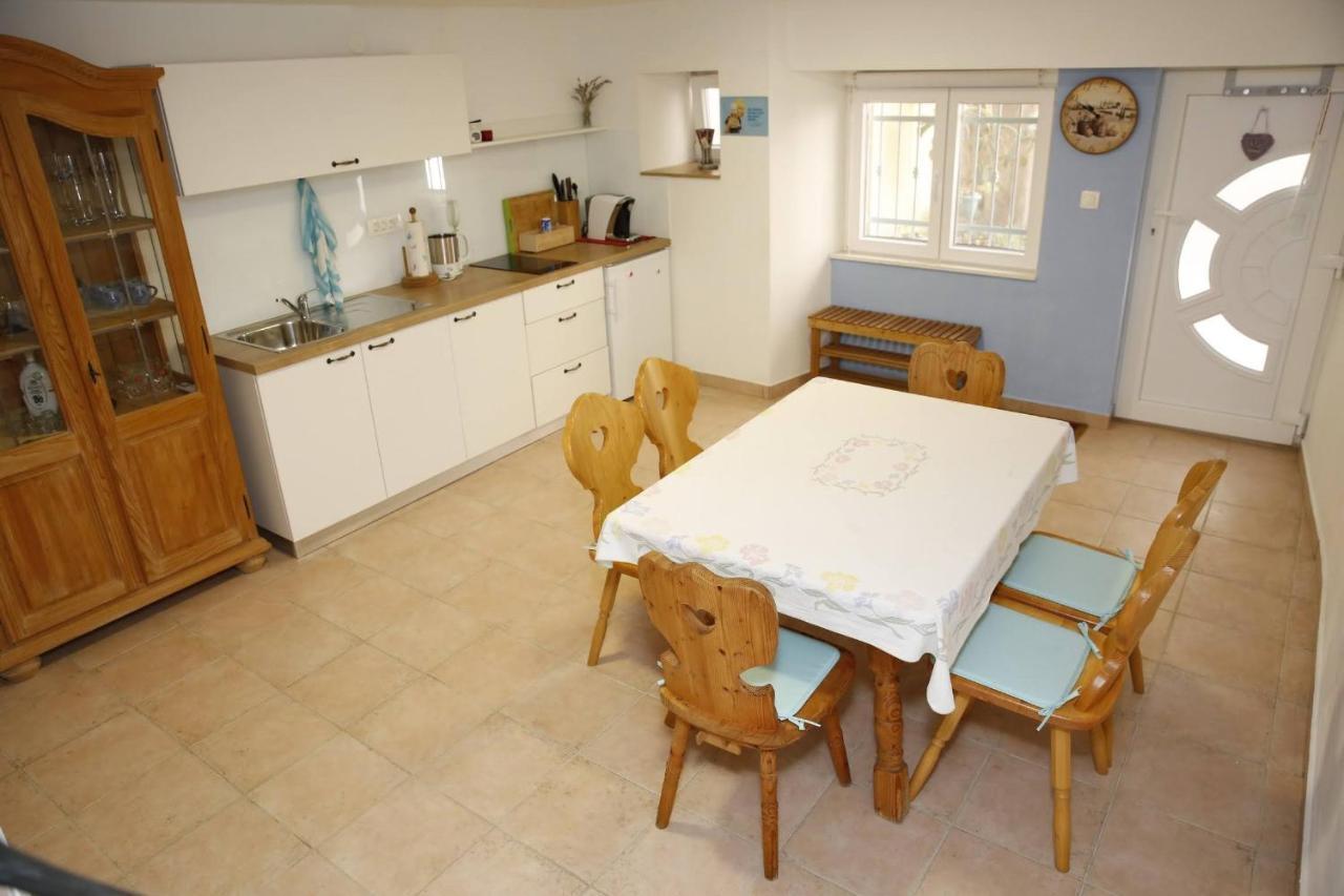 Holiday Home Yan With Bay View Водице Екстериор снимка